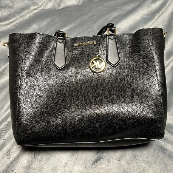 Michael Kors Elegant Black Tote Set - Picture 2 of 6